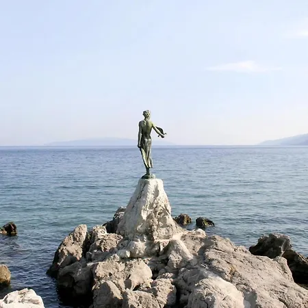 Apartman With A Parking Space - 7861 Opatija
